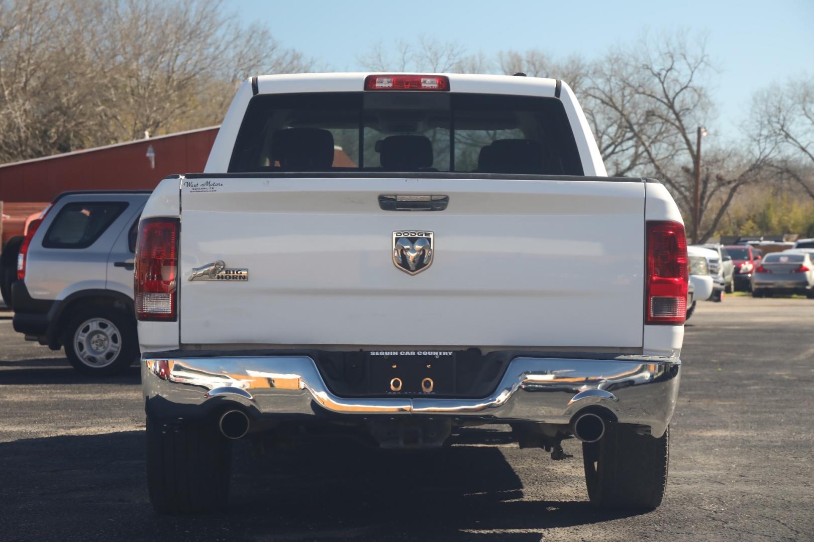 2010 WHITE RAM 1500 SLT Crew Cab 2WD (1D7RB1CT9AS) with an 5.7L V8 OHV 16V engine, 5-SPEED AUTOMATIC transmission, located at 420 E. Kingsbury St., Seguin, TX, 78155, (830) 401-0495, 29.581060, -97.961647 - Photo#5